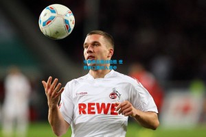 中国男篮鏖战险胜 世界杯门票终入囊中