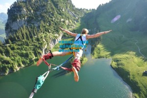 中国游泳队闪耀世锦赛 新生代选手斩获多枚金牌创历史佳绩