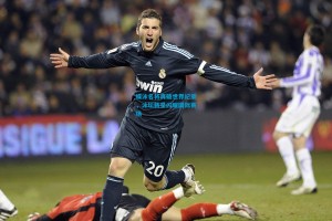 蝶泳名将再破世界纪录，泳坛新星闪耀国际赛场