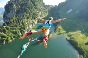 纳达尔关键破发点制胜，鏖战五盘晋级法网半决赛